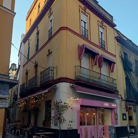 Homeyseville-lovely Duplex At Santa Cruz 10 Pax, Parking Optional Seville